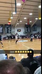 Zion Williamson claque un méchant dunk à l'échauffement