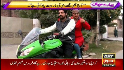 WATCH: Suhail Sameer puts Javeria Abbasi in trouble