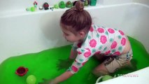 Slime Baff Bath Fun & Learn The Color_ SISreviews Plays In A Green Slime Baff GROSS!