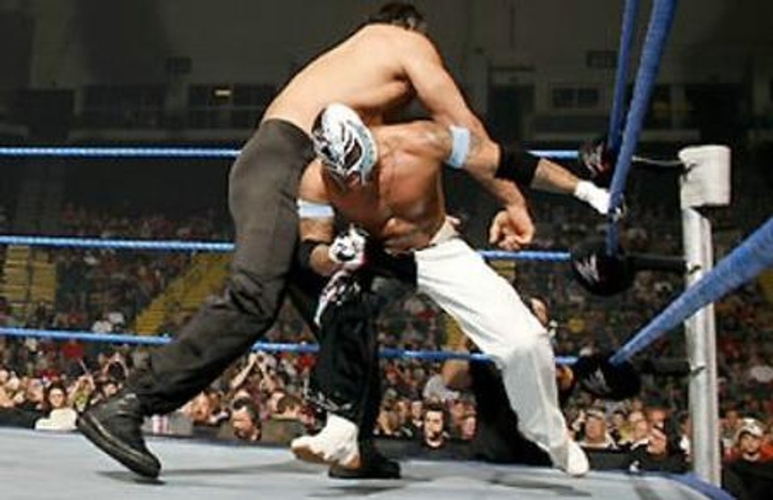 The Great Khali Vs Rey Mysterio