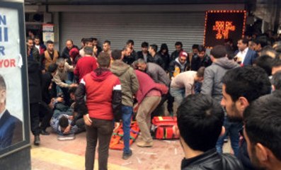 Van'da Silahlı, Döner Bıçaklı Bıçaklı Kavga: 4 Yaralı