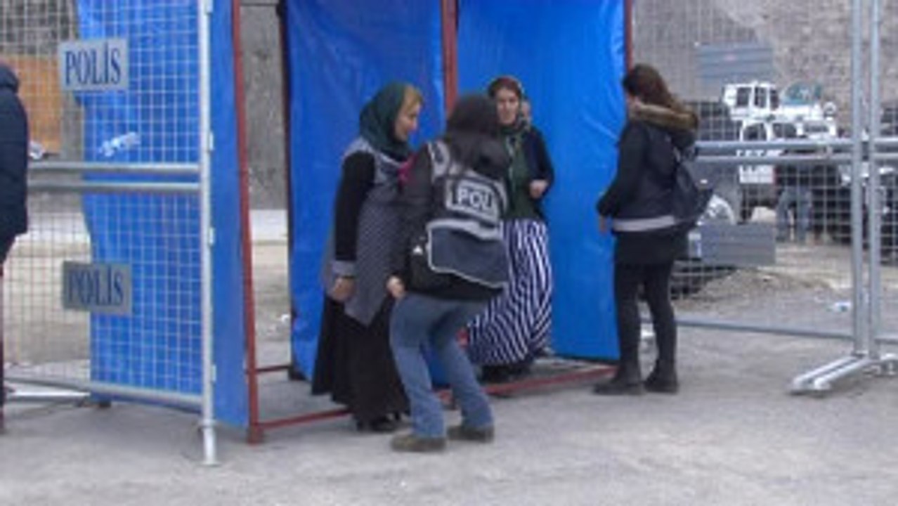 CHP Hakkari'de Miting Düzenledi