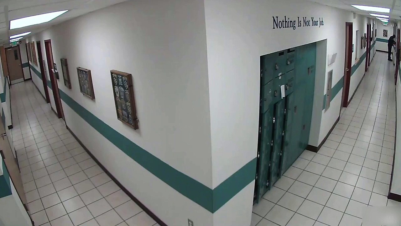 Ce n'est pas la petite bête qui va manger la grosse !