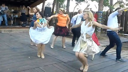 Kızlar partisinde hareketli şov