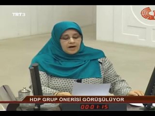 Hüda Kaya Kürt Halkının Acısı Üzerine Yazdığı Şiiri Faşistlerin Suratına Vura Vura Okudu
