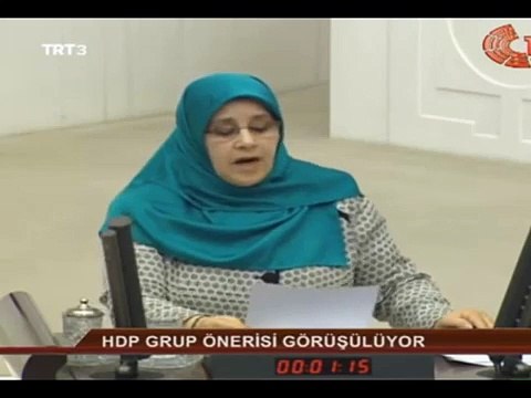 Hüda Kaya Kürt Halkının Acısı Üzerine Yazdığı Şiiri Faşistlerin Suratına Vura Vura Okudu