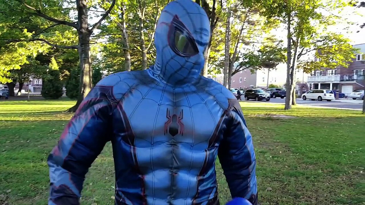 CARNAGE DEADPOOL vs Frog w_ Spiderman IRL - Spider-man - Real life Superhero Movie - Marvel - DC-YDtKv_m1dF4