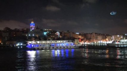 İstanbul'un Tarihi Noktaları Otizm İçin Maviye Büründü