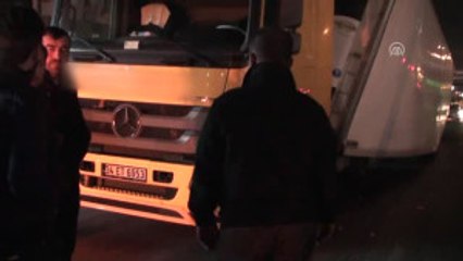 Tır Dorsesi Yan Yattı, Yol Trafiğe Kapandı - Kocaeli