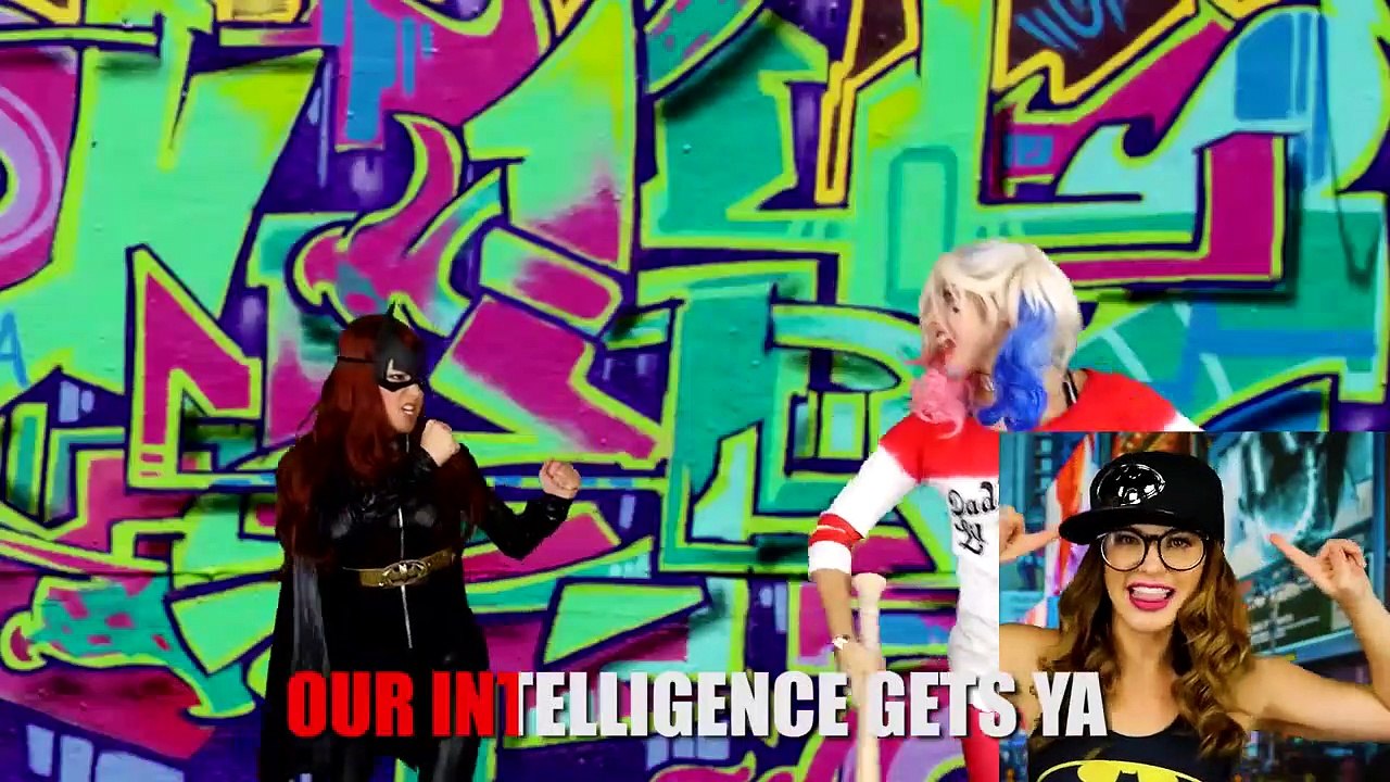 Harley Quinn Sing Along vs Batgirl Rap Battle. Totally TV-gP_P7w4pi0k
