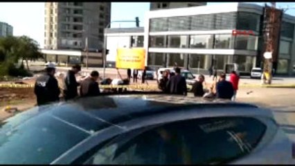Mersin'in Mezitli Ilçesi'nde Polis Aracına Bombalı Saldırı Düzenlendi. Olayda 2 Polis Yaralandı 4