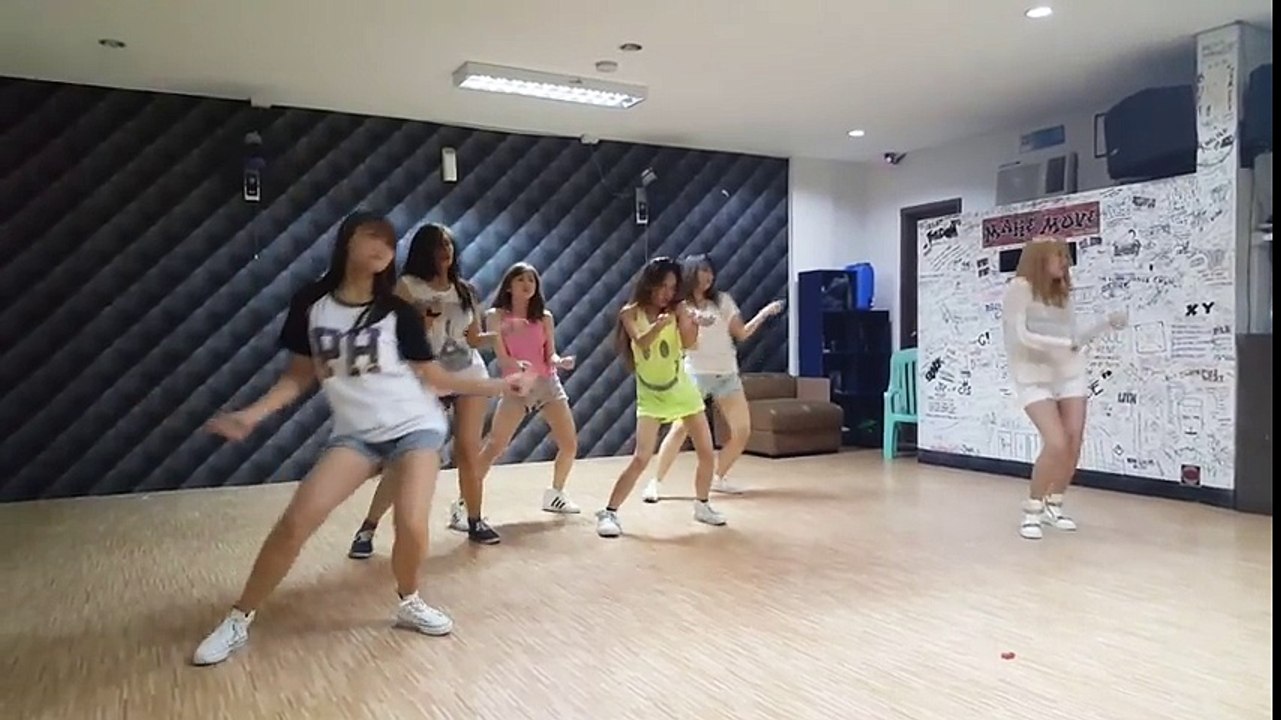 [DANCE COVER] Hello Venus - Wiggle Wiggle by Ella Cruz