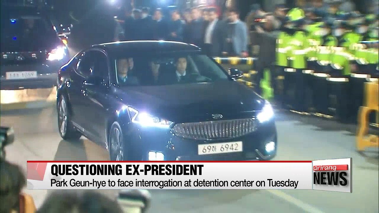 Prosecutors to question arrested ex-president Park Geun-hye on Tuesday