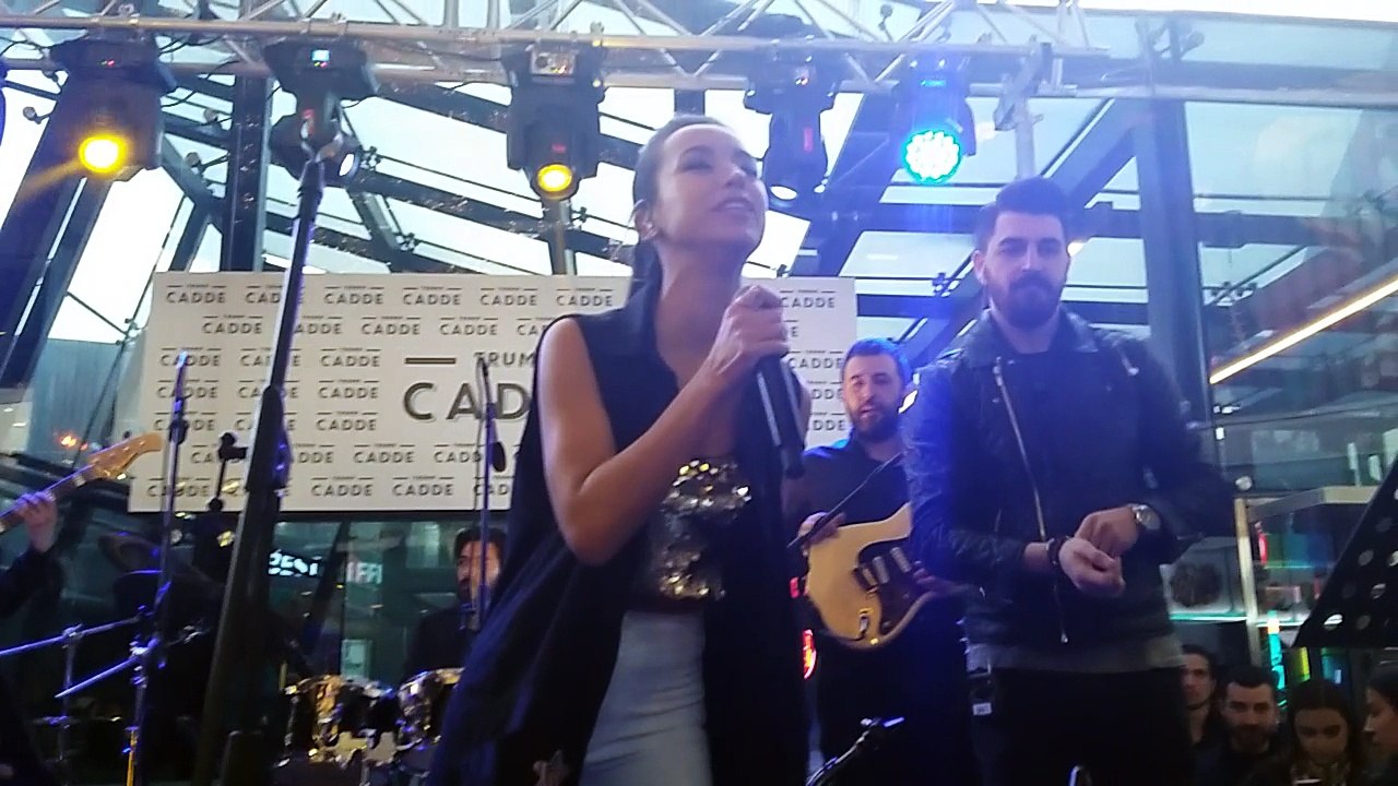 Tuğba Yurt - Destur (Trump Cadde) (01.04.2017)