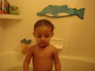 On fait les fous ds le bain!