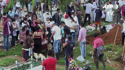 Entierros masivos en la desconsolada Mocoa
