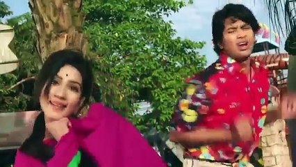 Aite Dekhi Jaite Dekhi -Dobir Shaheber Shongshar  Bangla Movie Song  Mahi 77