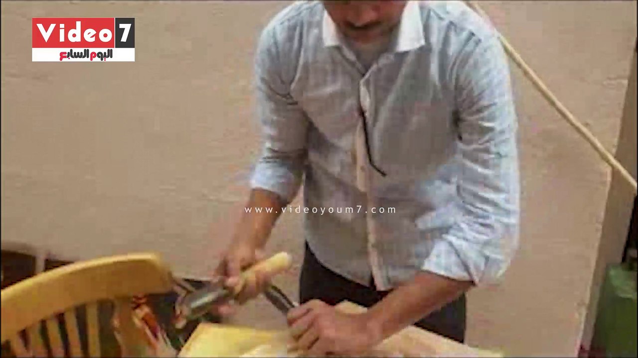 بالفيديو.. «النقش على الخشب» أحد طرق الإبداع بتربية المنوفية