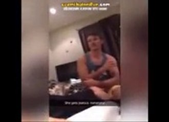 Sahibini Sevgilisinden Kıskanan Köpek