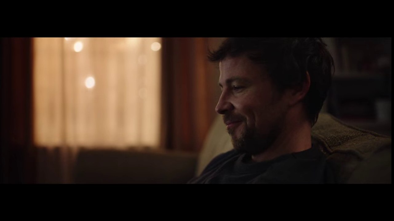 Pub TV Castorama avec le père et la fille qui s'échappe par la fenêtre la nuit (2017)