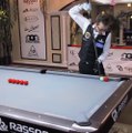 Ce qu'il fait avec un billard est incroyable