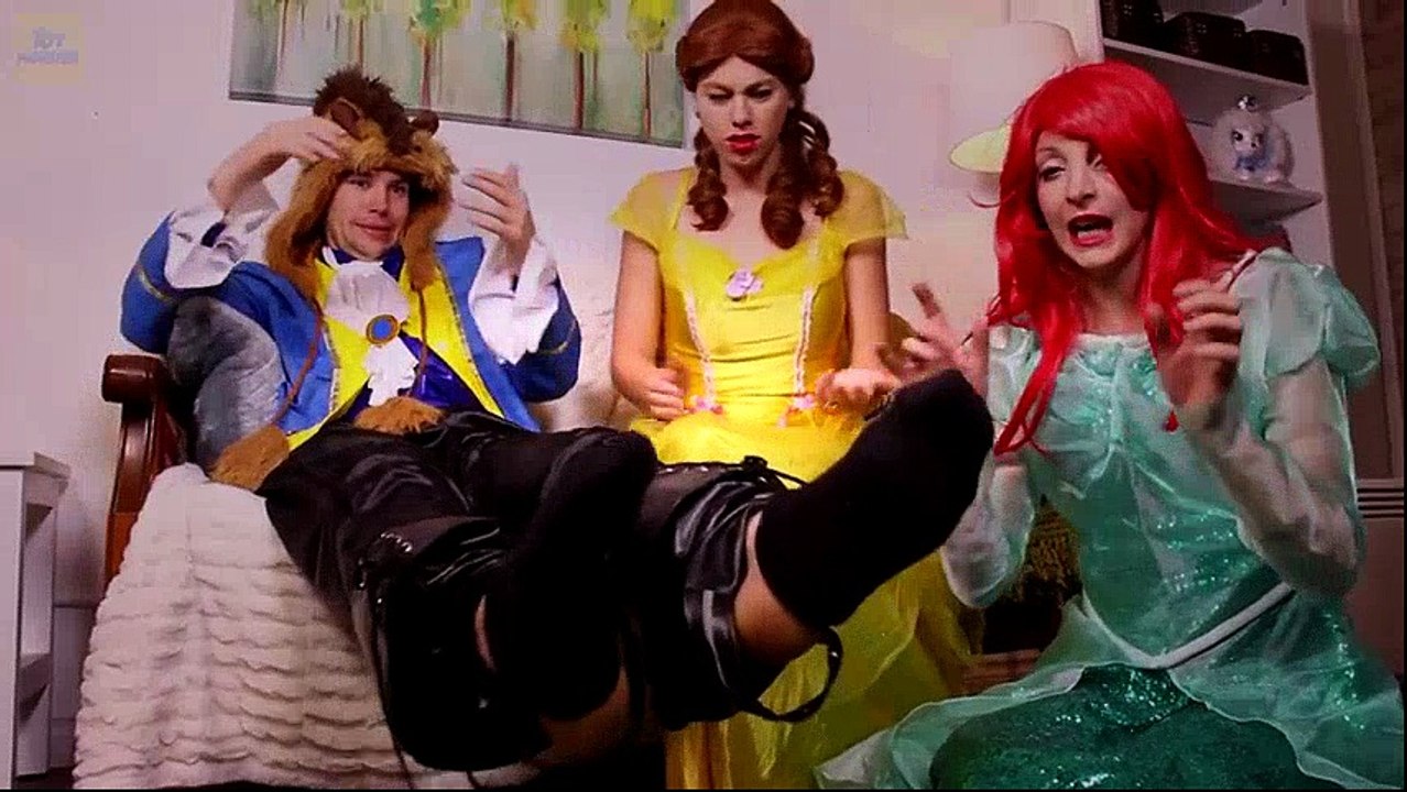 Frozen Elsa FOOT MONSTER ATTACK! w/ Spiderman Joker Maleficent Anna Spidergirl!  Superhero Fun IRL