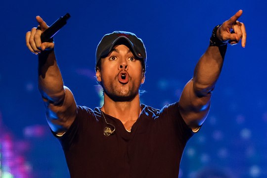 Enrique Iglesias' 'Bailando' breaks 2 billion views on YouTube