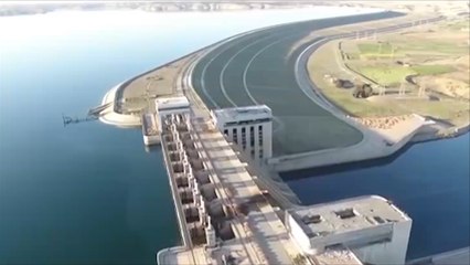 صور تظهر تعرض سد الفرات في مدينة الطبقة للقصف