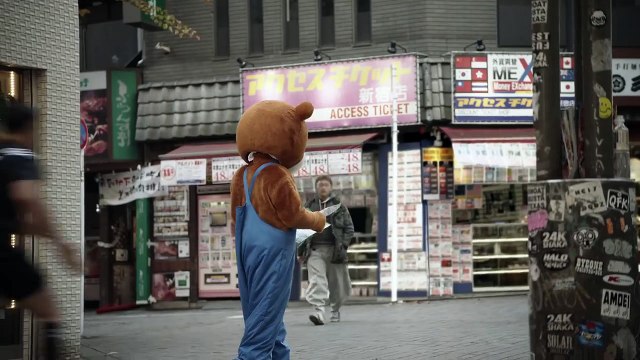 Pub AIG - Les All Blacks plaquent les piétons japonais