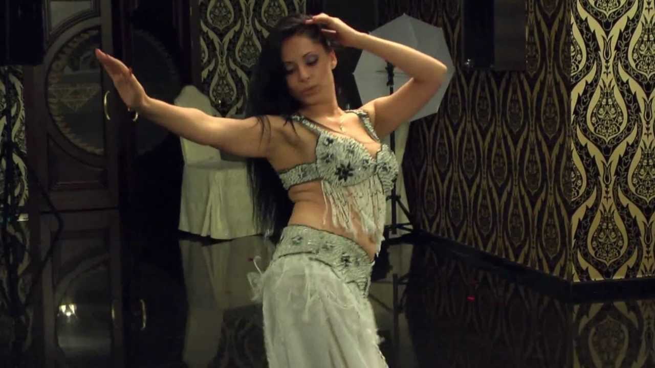 Beautiful Arabian dance - Belly Dance Arabic // Beautiful arabic dance