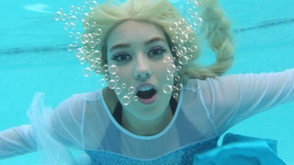 Frozen Elsa POOL SCARE! w- Spiderman Bad Baby Maleficent Pink Spidergirl Anna! Funny Superheroes -)