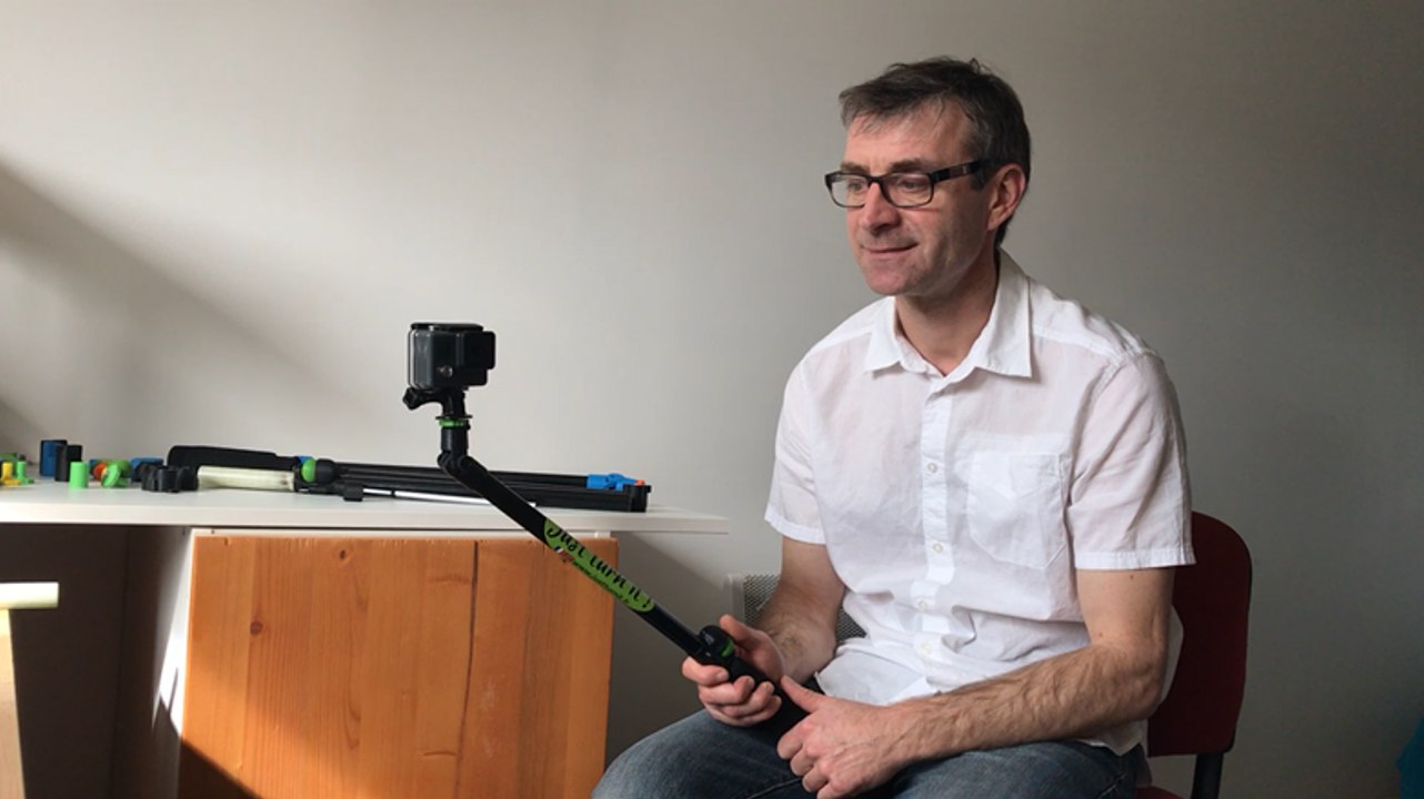 "Just turn it !", la perche à selfie qui regarde les autres