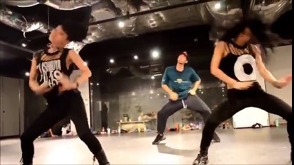 リオ五輪閉会式で話題 AyaBambi(アヤバンビ)の凄すぎるダンス 2016.8.22公開 聯合ニュース コ・イルファン記者が、「オリンピック閉会式に現れた『スーパーマリオ』安倍