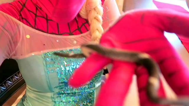 Spiderman vs Frozen vs Joker Epic Snake Prank! w_ Pink Spidergirl - Funny Superheroes-ucjead7FhsI