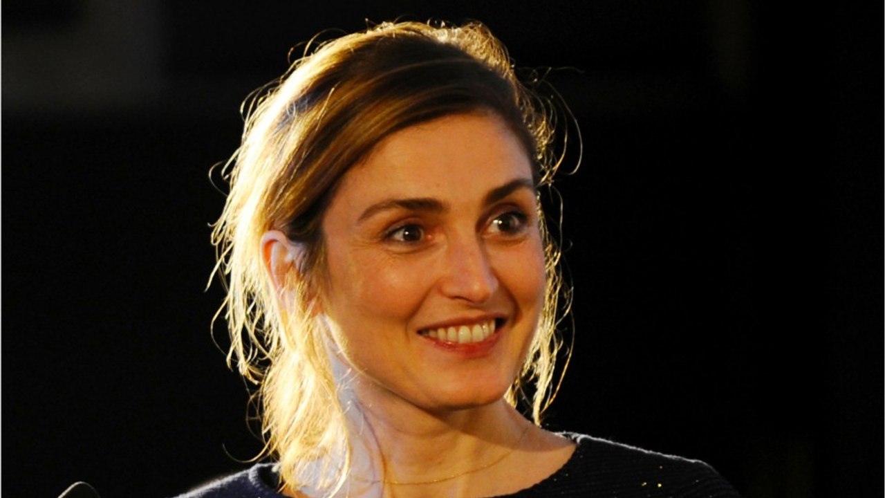 Baptiste Charden Et Julie Gayet