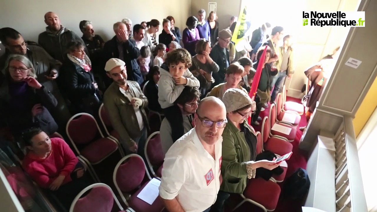 VIDEO. A Iort, les soutiens aux familles de migrants perturbent le conseil municipal