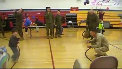 Vídeos emocionantes de soldados voltando para casa-Exciting videos of soldiers returning home