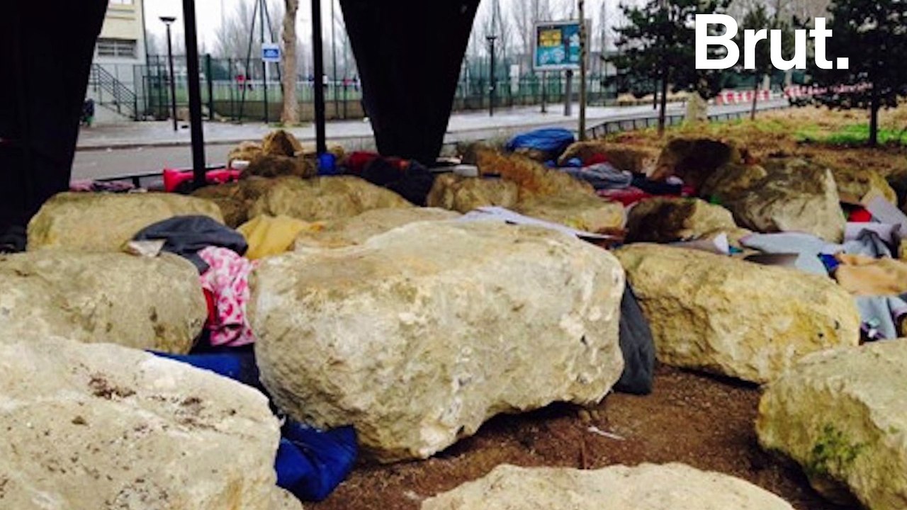 La RATP installe de nouveaux bancs "anti-SDF"