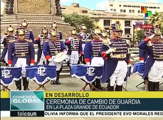 Presidente Correa y Moreno asisten a Ceremonia de Cambio de Guardia