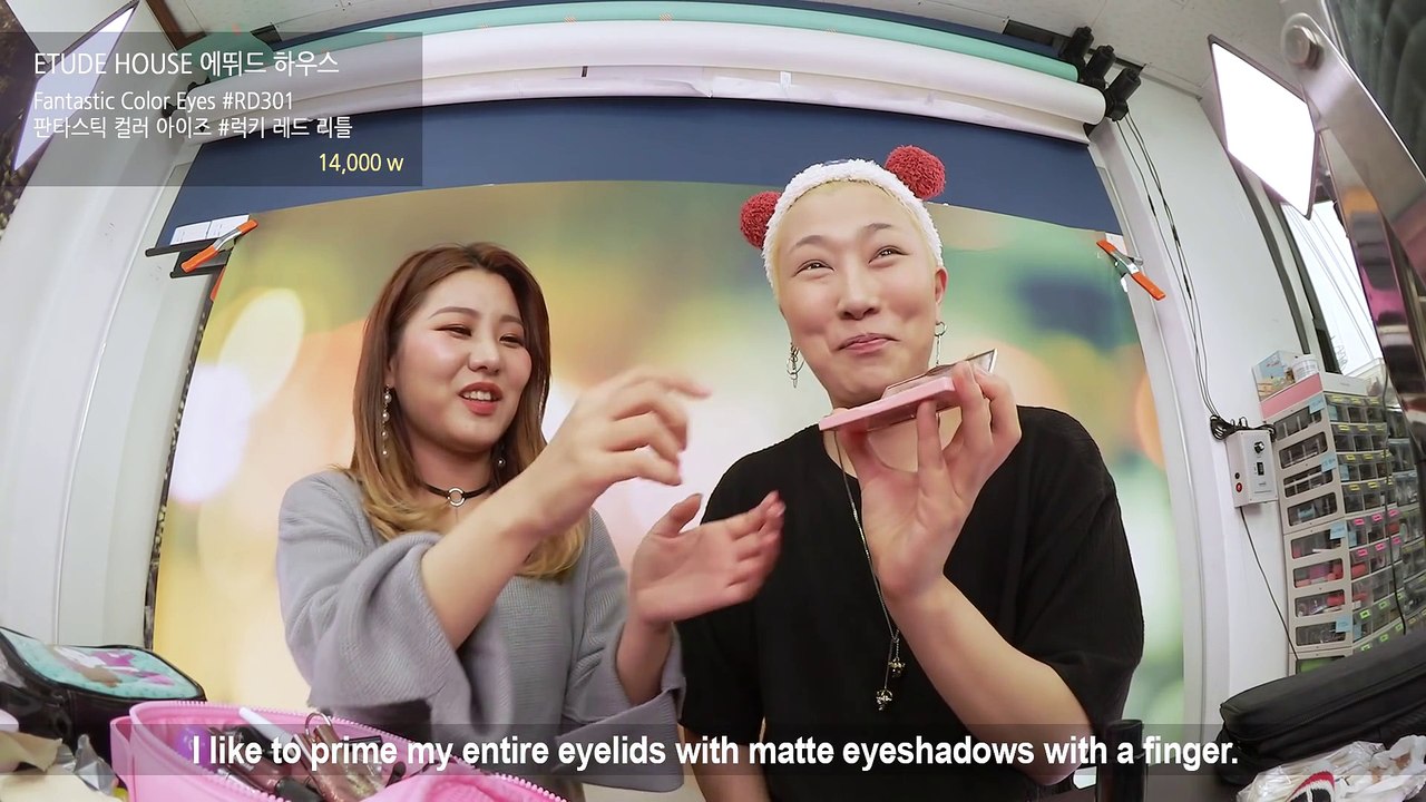 Makeup using other’s favorites and routines with Yoon Charmi 존좋템 바꿔서 화장하기! 극과극 취향 교환 feat.윤쨔미