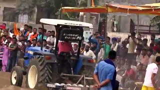 Tractor Tavian Muqabla Ch Laggi Tracktor Nu Agg Fukri Payi Mehngi