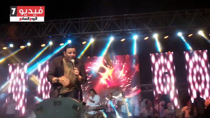 محمد فؤاد يغنى "كداب" لايف