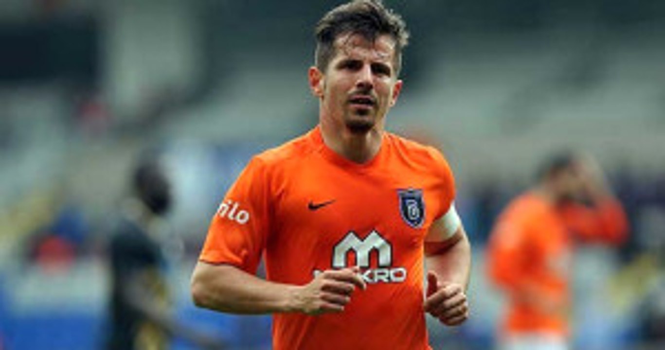 Başakşehir'in Son 3 Maçta 7 Puan Kaybetmesi Zirveyi Karıştırdı