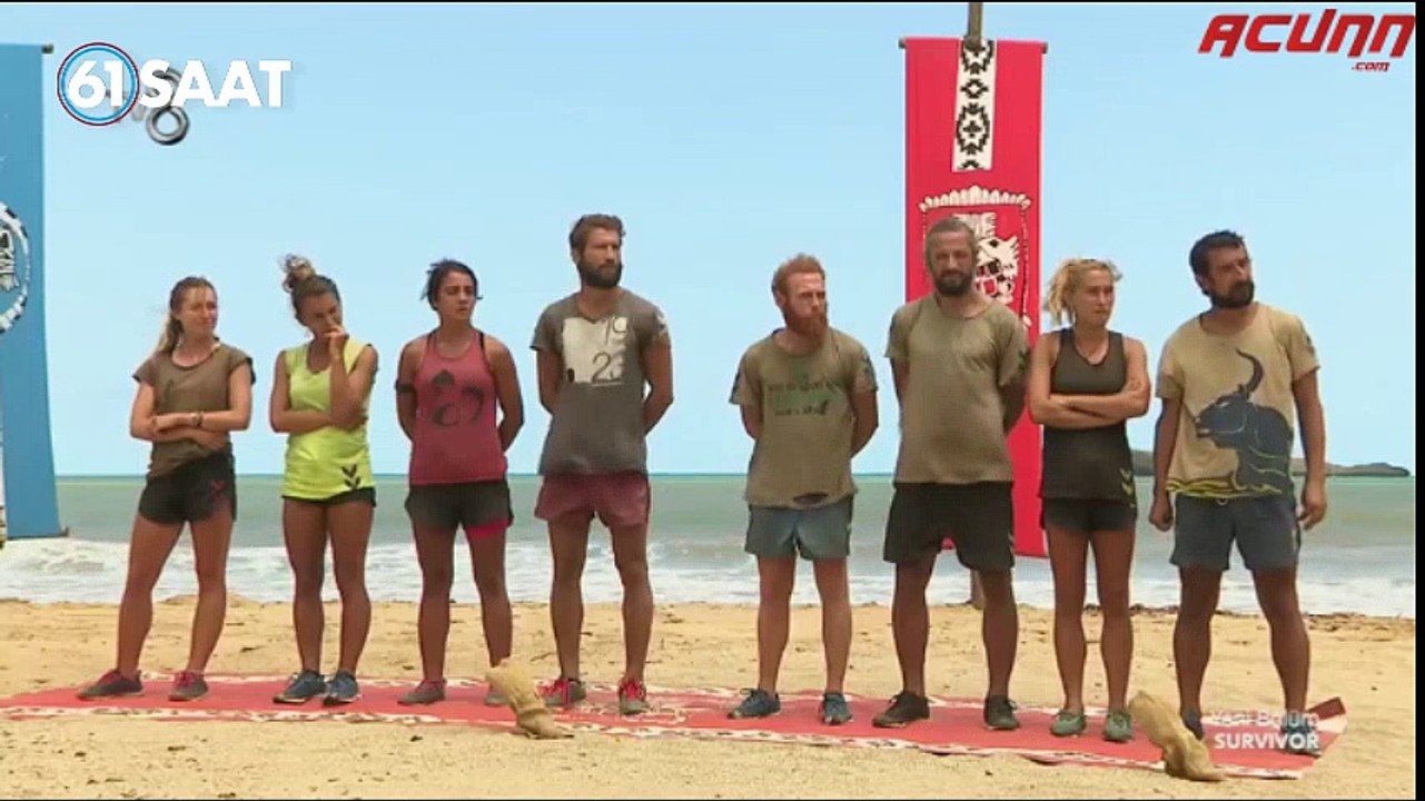 Survivor Sabriye'den Serhat Akın'a tekme