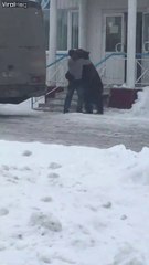Quand tu rencontres Baloo et Mowgli en vrai dans la rue...