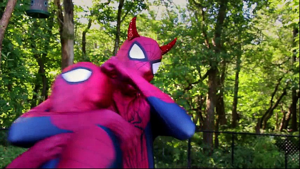 EVIL Elsa & EVIL Spiderman vs Frozen Elsa & Spiderman! w/ Joker Maleficent Pink Spidergirl Venom :)