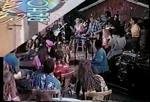 Beach Boys With Brian Wilson - Wouldn't It Be Nice (Live '86)
