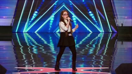 11 Y.O Girl With An Unbelievable Voice Leaves The Audience On Their Feet