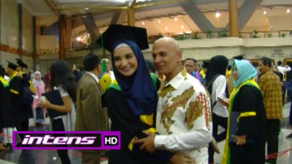 Shireen Sungkar Raih Gelar S1 - Intens 04 April 2017