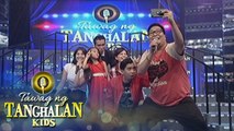 Tawag ng Tanghalan Kids: Showtime hosts take a selfie with Jayne Bhie